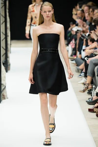 Look 9